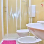 Enjoy Our Colorful Flat With Sea View - Beahost Lägenhet