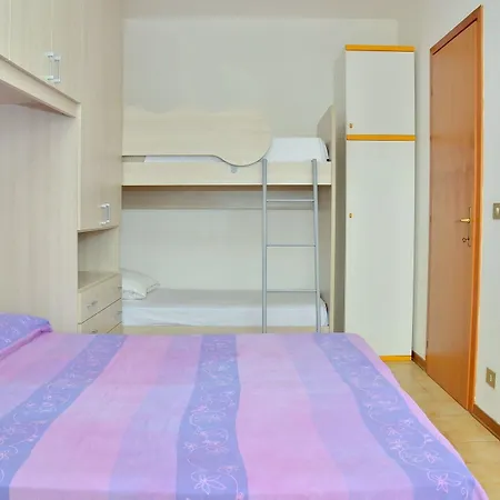 Enjoy Our Colourful Flat With Side Sea View