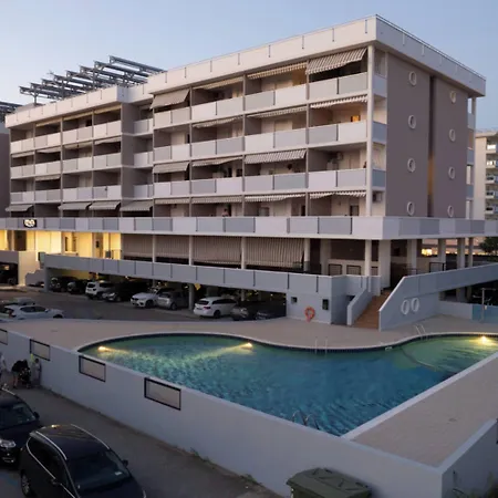 Enjoy Our Colourful Flat With Side Sea View Апартаменти