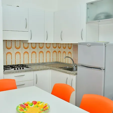 Enjoy Our Colourful Flat With Side Sea View *