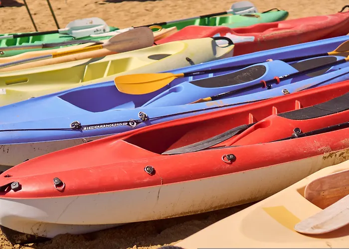 Enjoy Our Colorful Flat With Sea View - Beahost